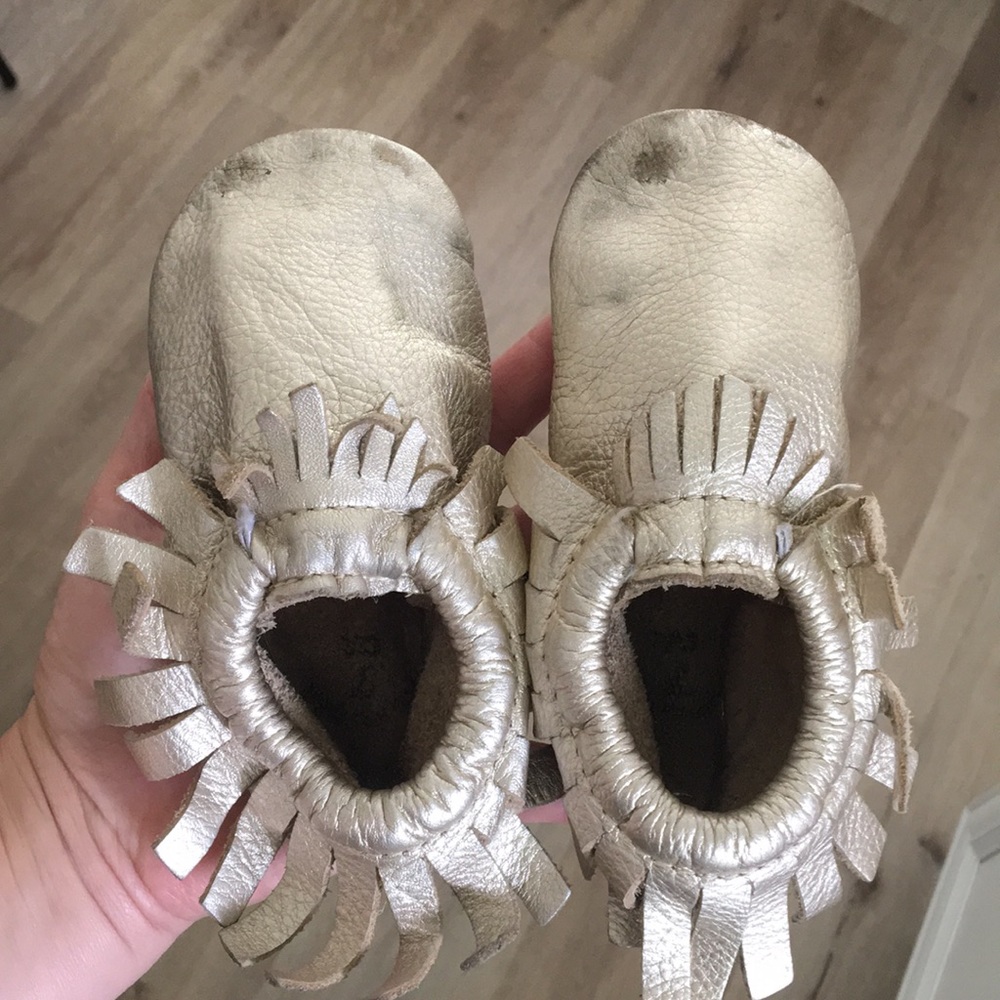 Freshly Picked platinum size 7 moccs